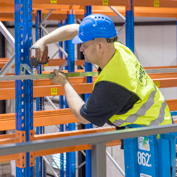 magazijninrichting montage